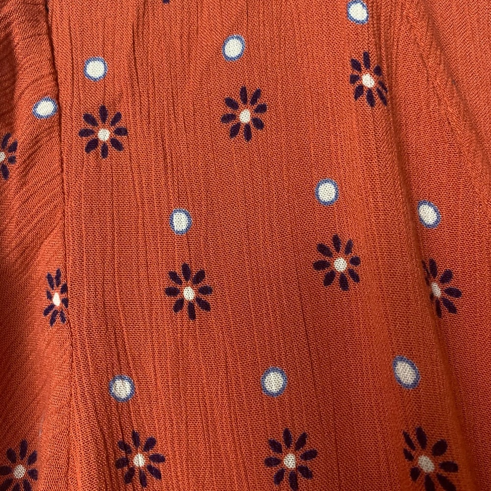 PATRONS OF PEACE Floral Surplice Crop Top - Picture 9 of 10